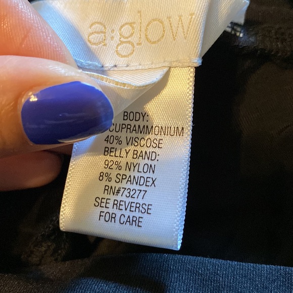 Black maternity shorts with from pockets - Picture 4 of 5